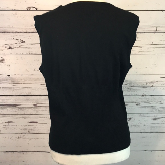 Q.U.E. Top - Picture 5 of 6